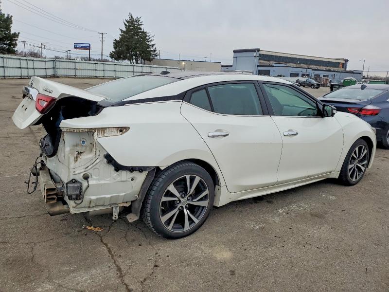 Фото 3 - NISSAN MAXIMA