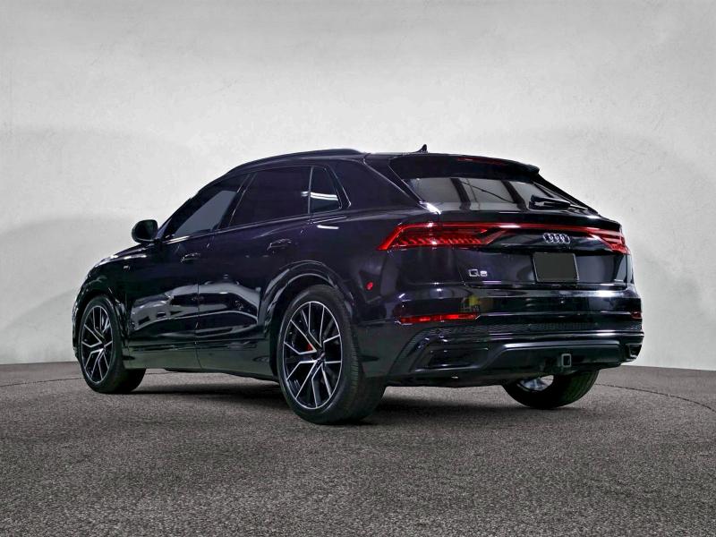 Фото 3 - AUDI Q8