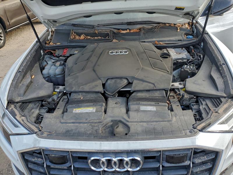 Фото 11 - AUDI Q8