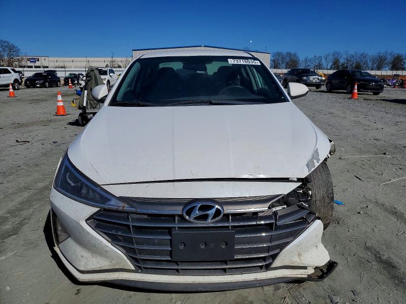 Фото 5 - HYUNDAI ELANTRA