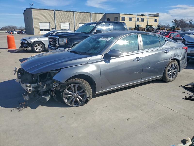 Фото 1 - NISSAN ALTIMA