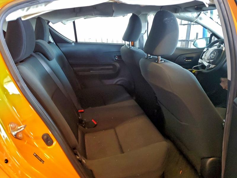 Фото 10 - TOYOTA PRIUS