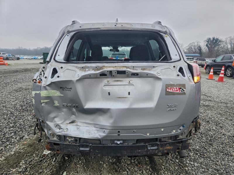 Фото 6 - TOYOTA RAV4