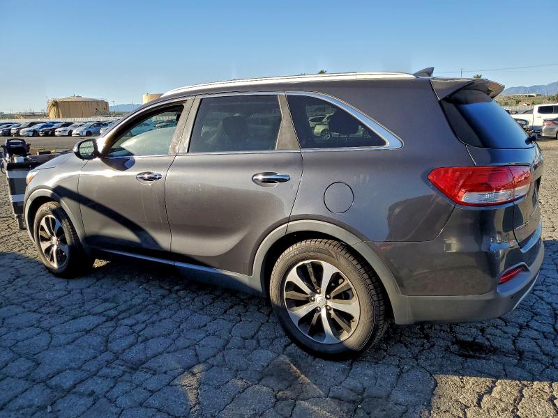 Фото 2 - KIA SORENTO