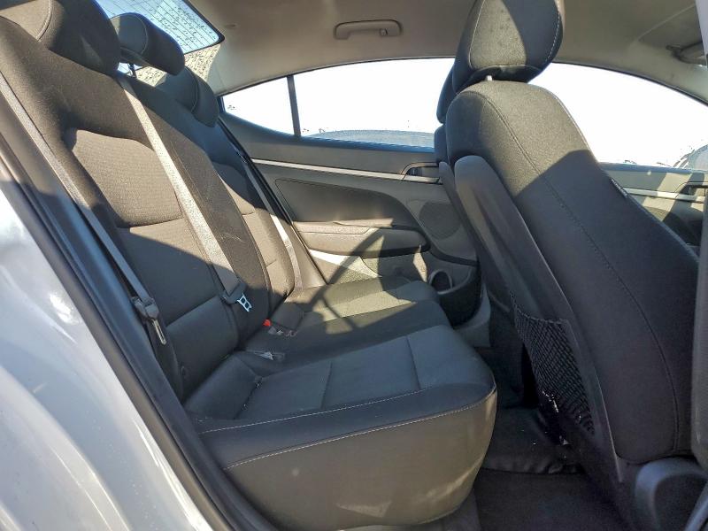 Фото 10 - HYUNDAI ELANTRA