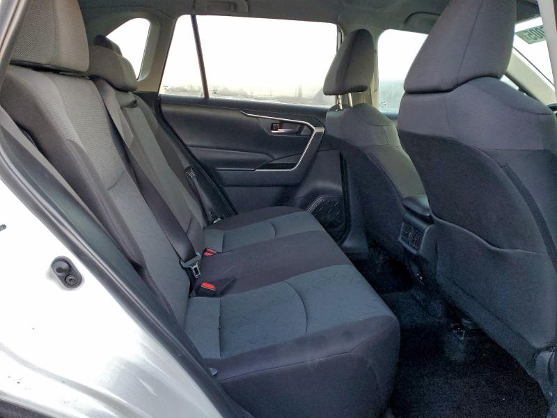 Фото 11 - TOYOTA RAV4