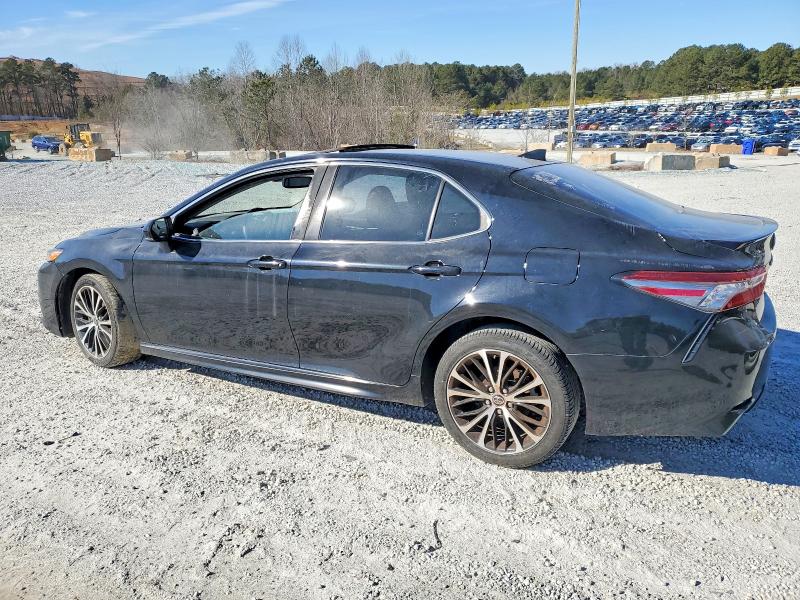 Фото 2 - TOYOTA CAMRY