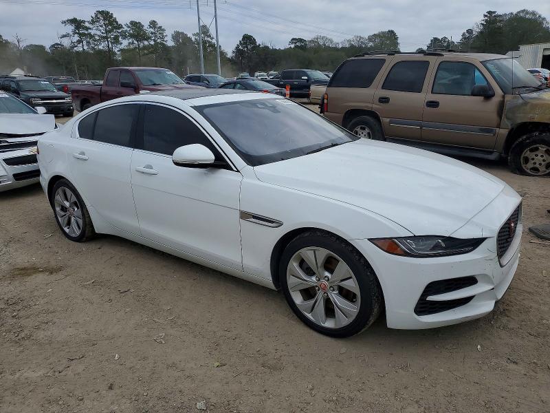 Фото 4 - JAGUAR XE