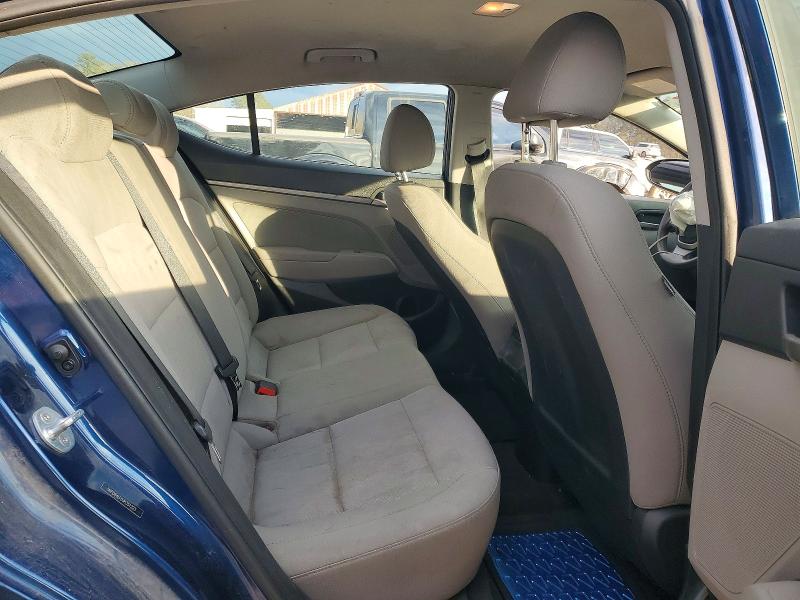 Фото 10 - HYUNDAI ELANTRA