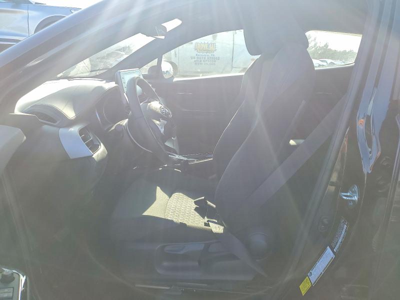 Фото 7 - TOYOTA C-HR