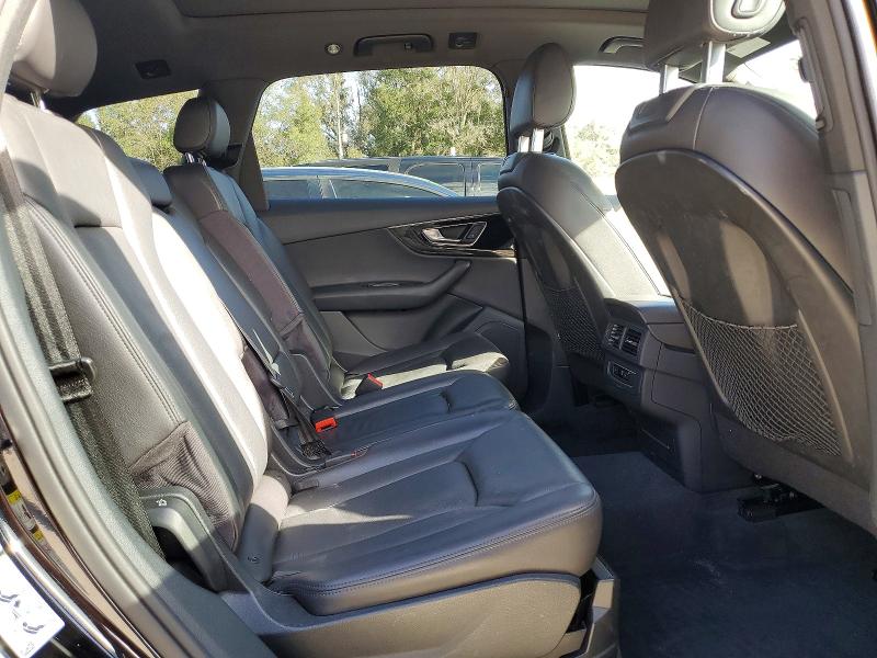 Фото 11 - AUDI Q7