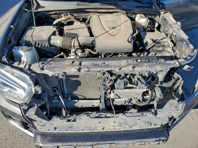 Фото 11 - TOYOTA TACOMA