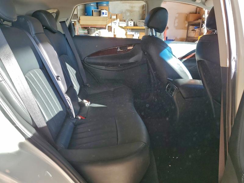 Фото 10 - INFINITI QX50