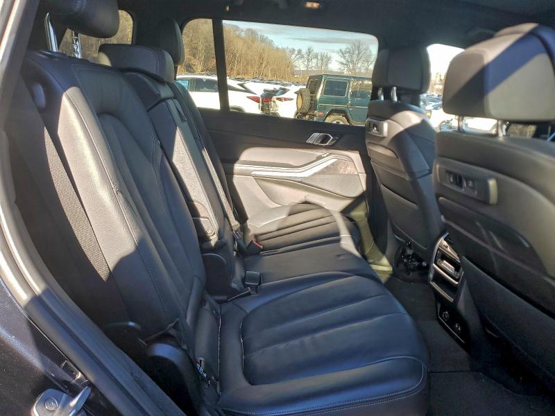 Фото 11 - BMW X7