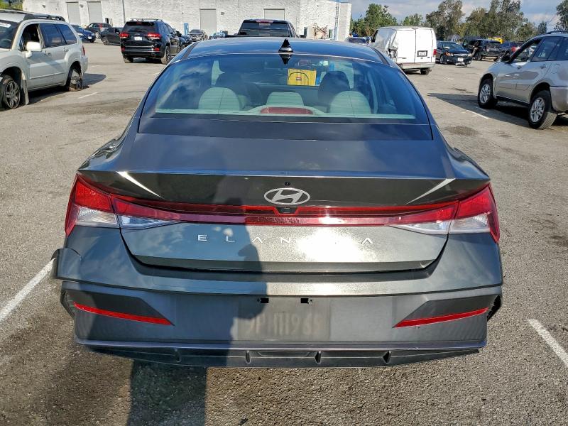 Фото 6 - HYUNDAI ELANTRA