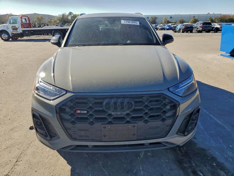 Фото 5 - AUDI SQ5