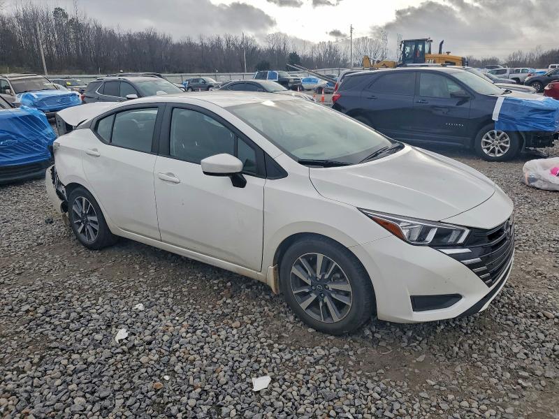 Фото 4 - NISSAN VERSA