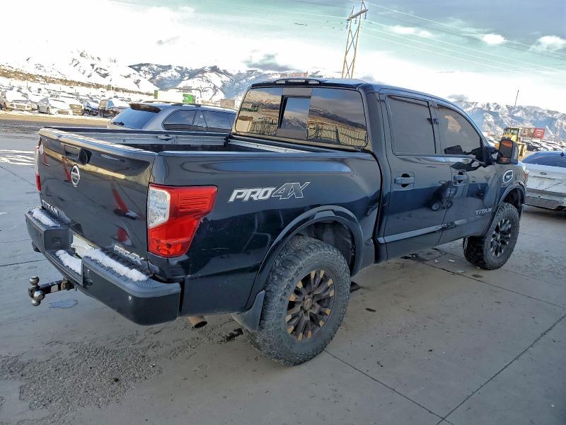 Фото 3 - NISSAN TITAN