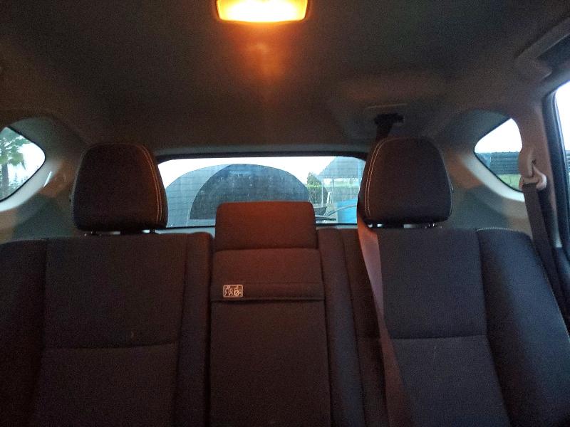 Фото 10 - TOYOTA RAV4