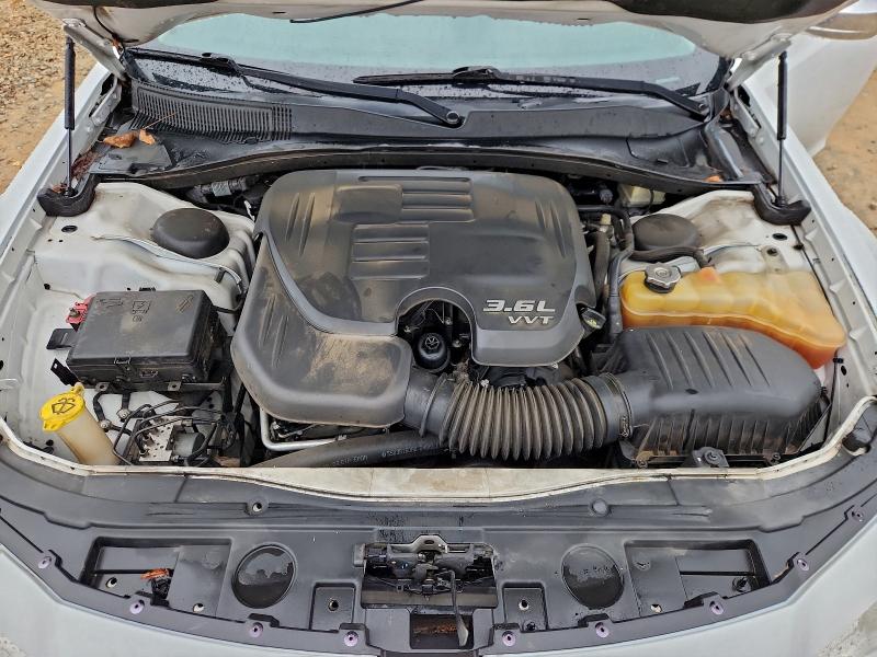 Фото 11 - CHRYSLER 300