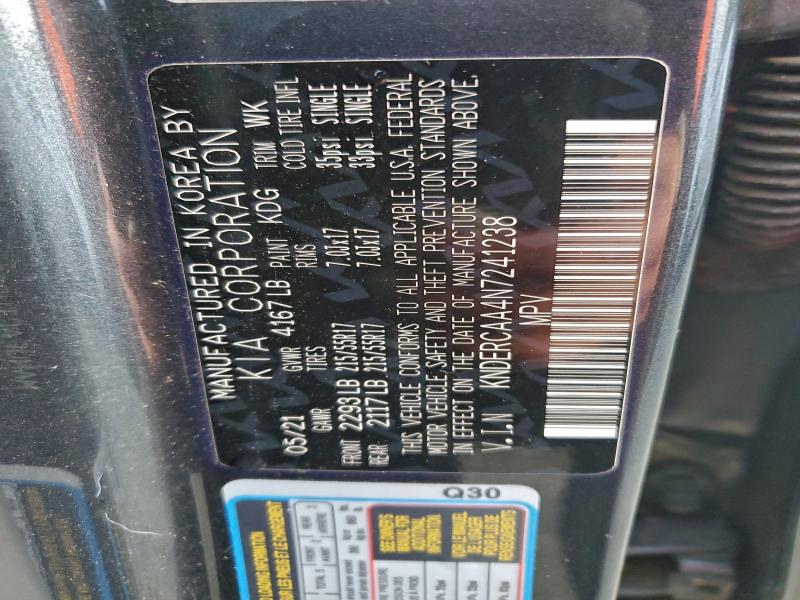 Фото 13 - KIA SELTOS