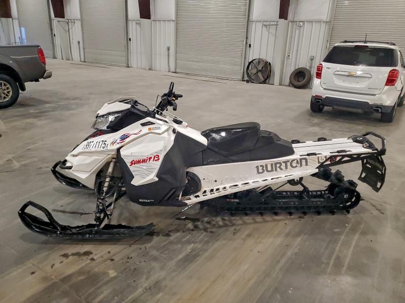 SKI-DOO SNOWMOBILE 2016