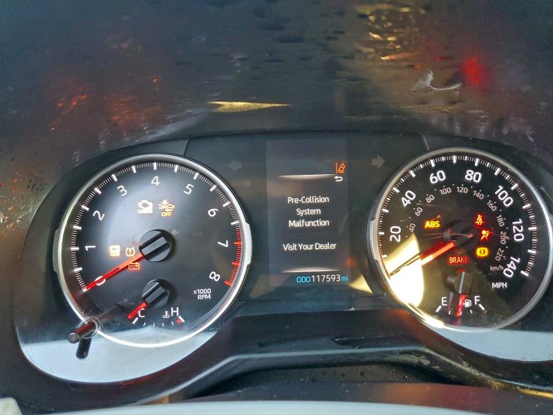 Фото 9 - TOYOTA RAV4