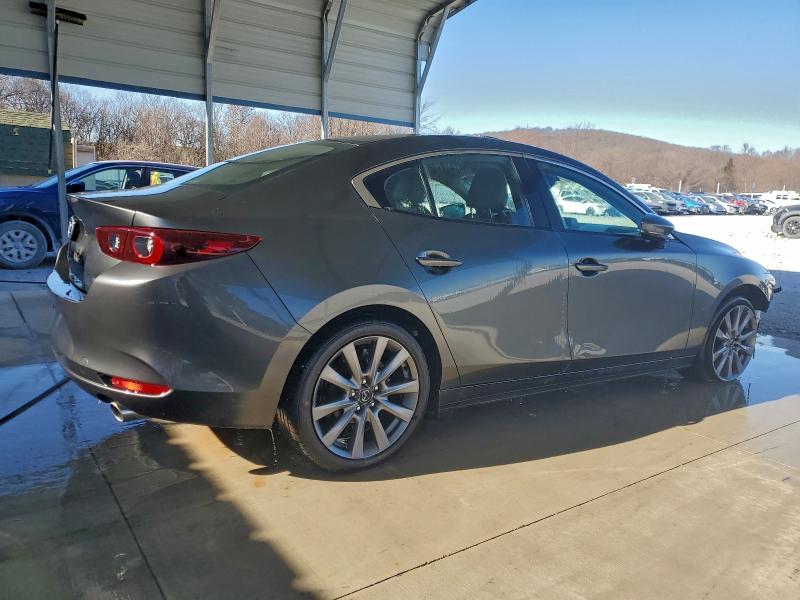 Фото 3 - MAZDA 3