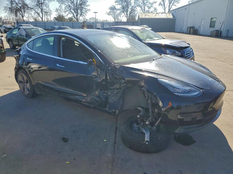 Фото 4 - TESLA MODEL 3