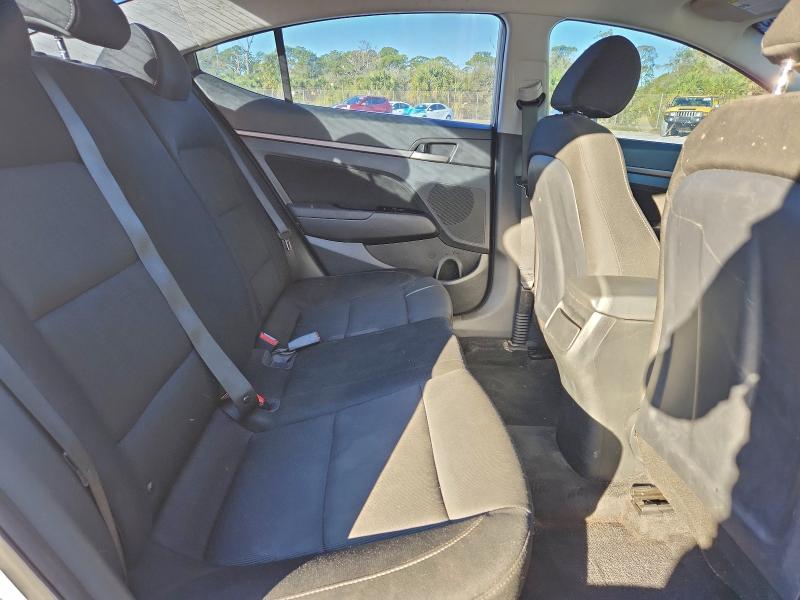 Фото 10 - HYUNDAI ELANTRA