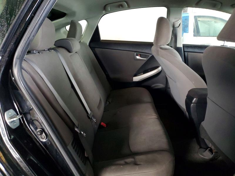 Фото 10 - TOYOTA PRIUS