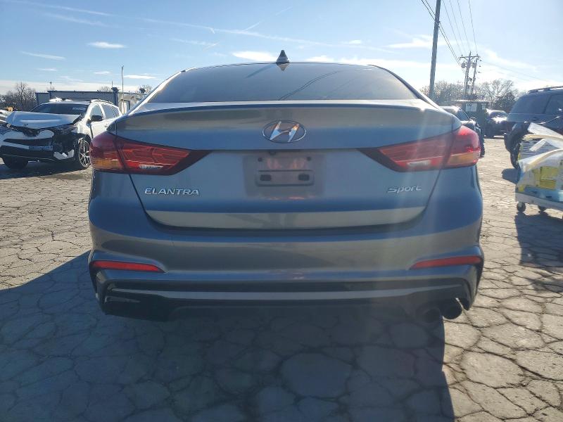 Фото 6 - HYUNDAI ELANTRA