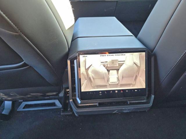 Фото 10 - TESLA CYBERTRUCK