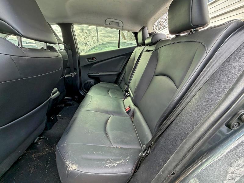 Фото 6 - TOYOTA PRIUS