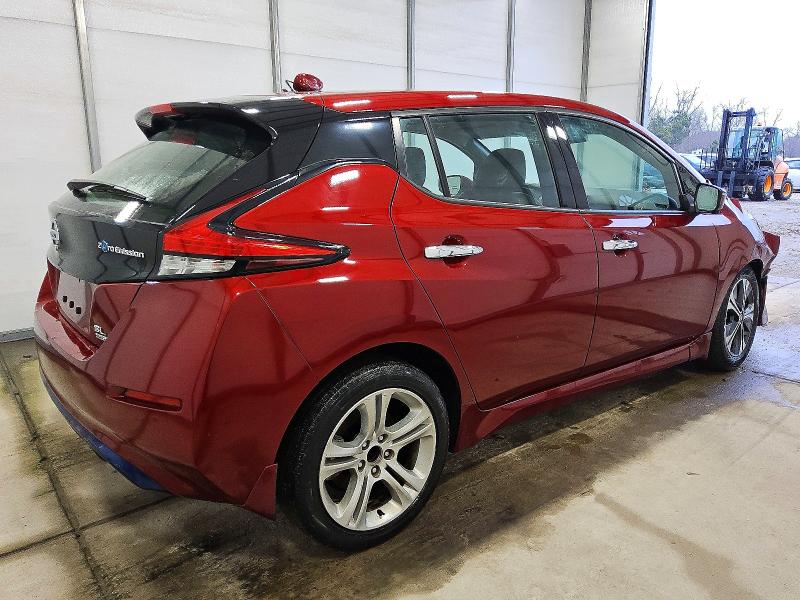 Фото 3 - NISSAN LEAF