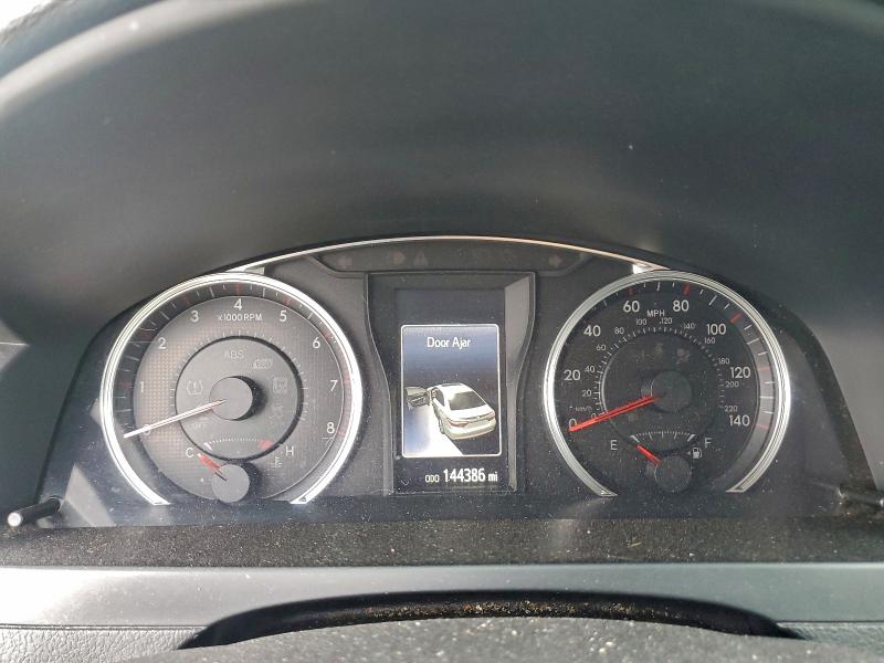 Фото 9 - TOYOTA CAMRY