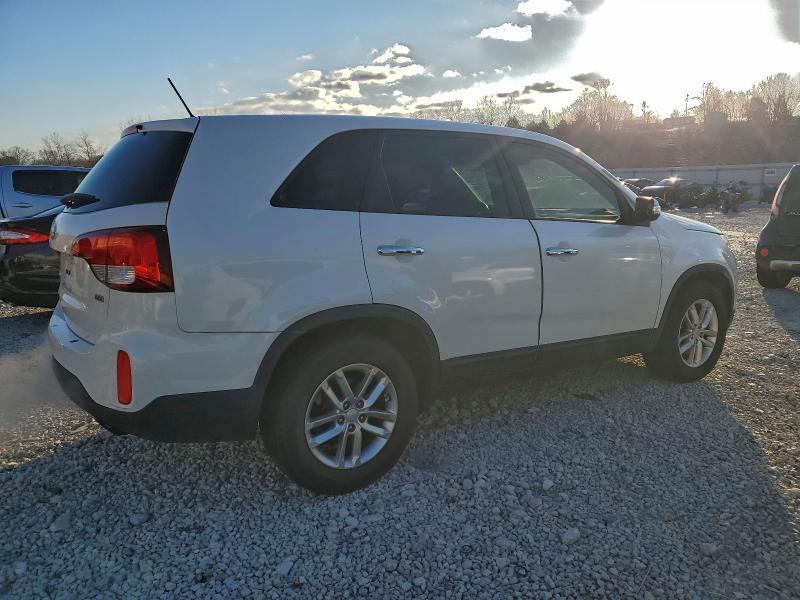 Фото 3 - KIA SORENTO