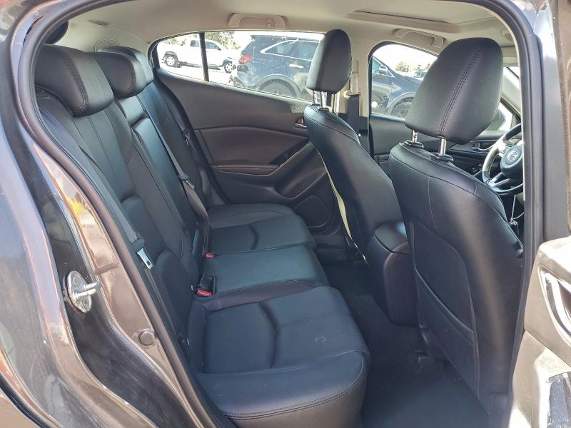 Фото 10 - MAZDA 3