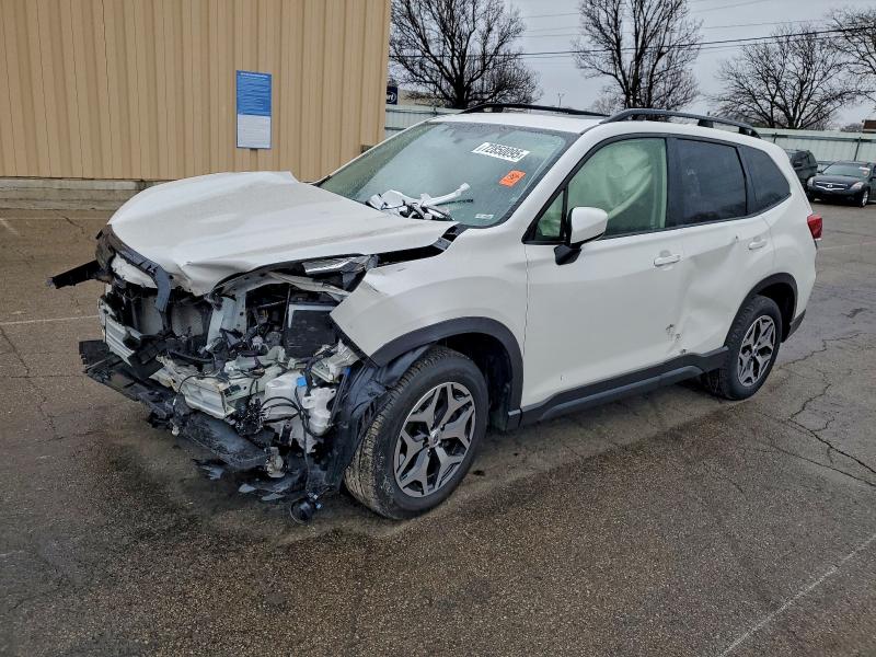 Фото 1 - SUBARU FORESTER
