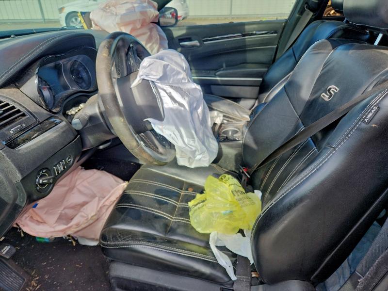 Фото 7 - CHRYSLER 300