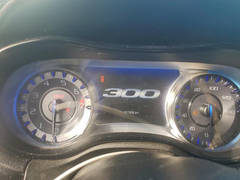 Фото 9 - CHRYSLER 300