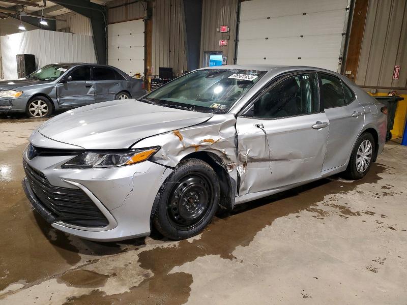 Фото 1 - TOYOTA CAMRY