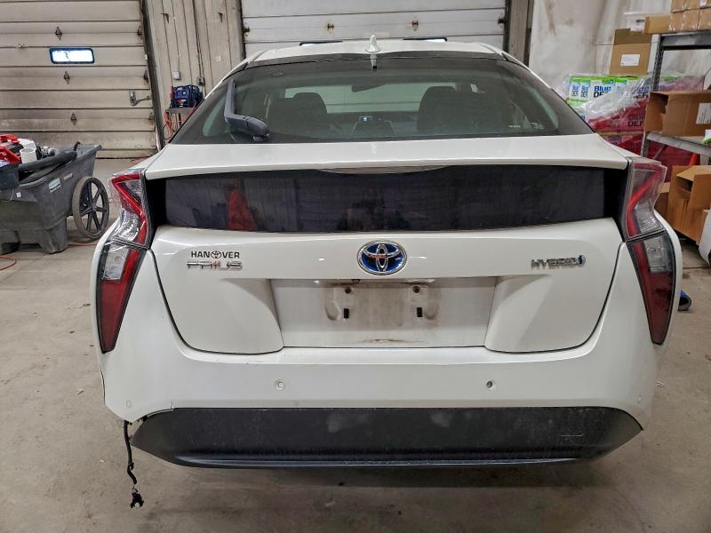 Фото 6 - TOYOTA PRIUS