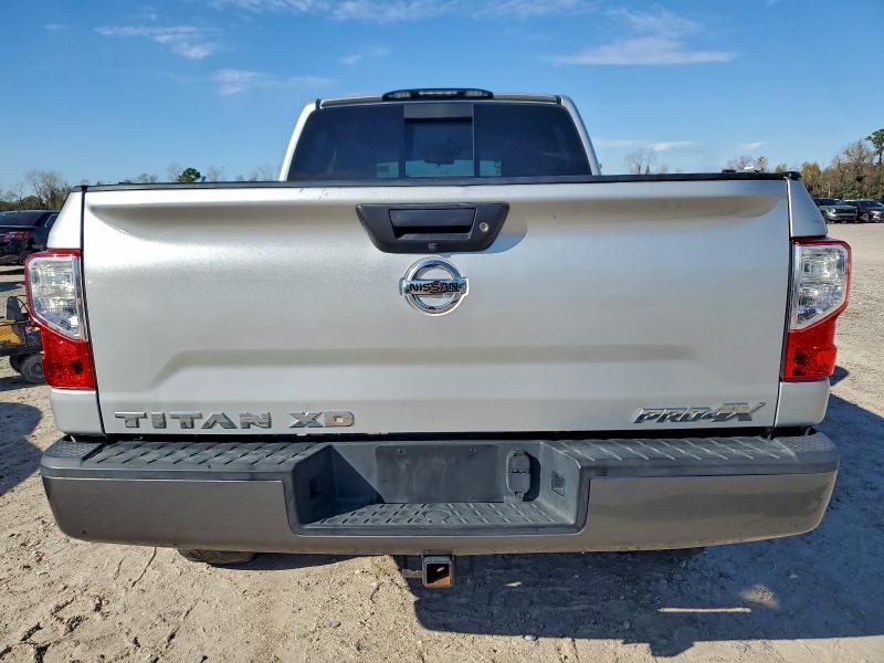 Фото 6 - NISSAN TITAN