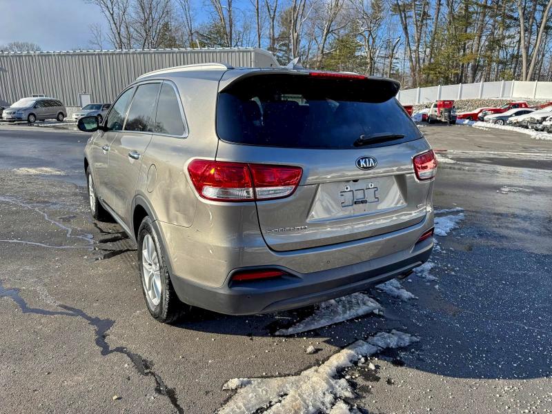 Фото 2 - KIA SORENTO