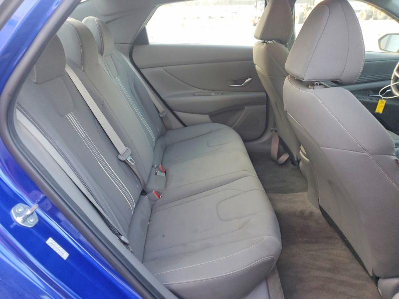 Фото 10 - HYUNDAI ELANTRA