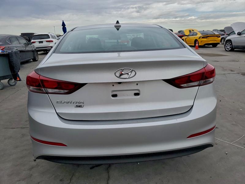 Фото 6 - HYUNDAI ELANTRA