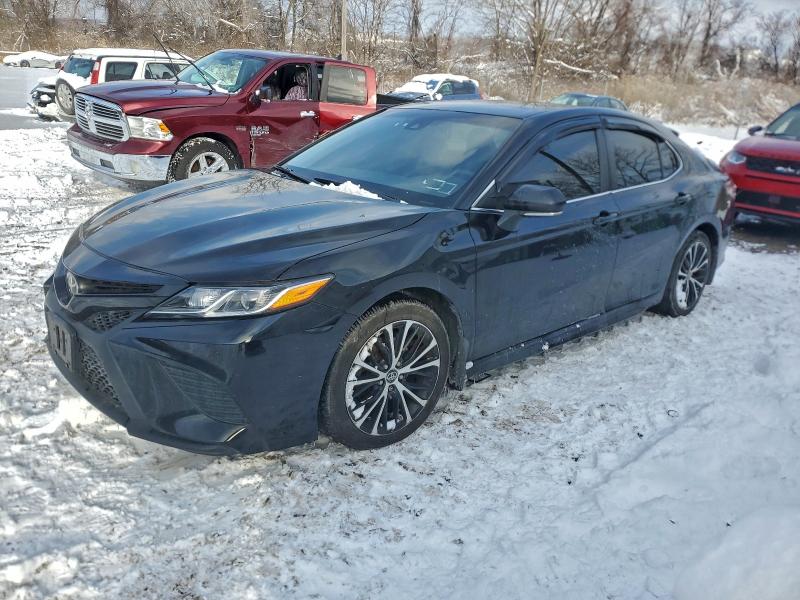 Фото 1 - TOYOTA CAMRY