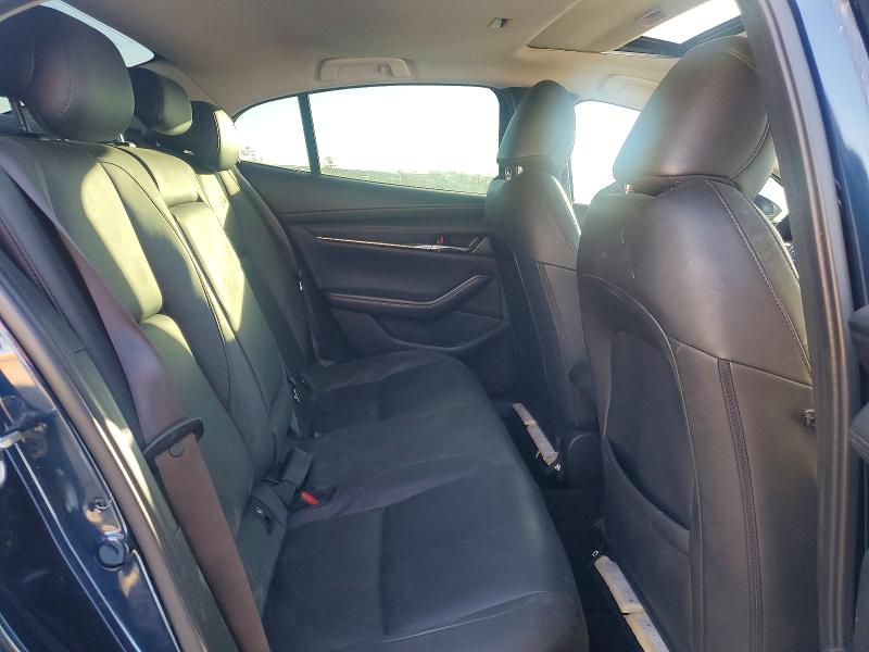 Фото 10 - MAZDA 3