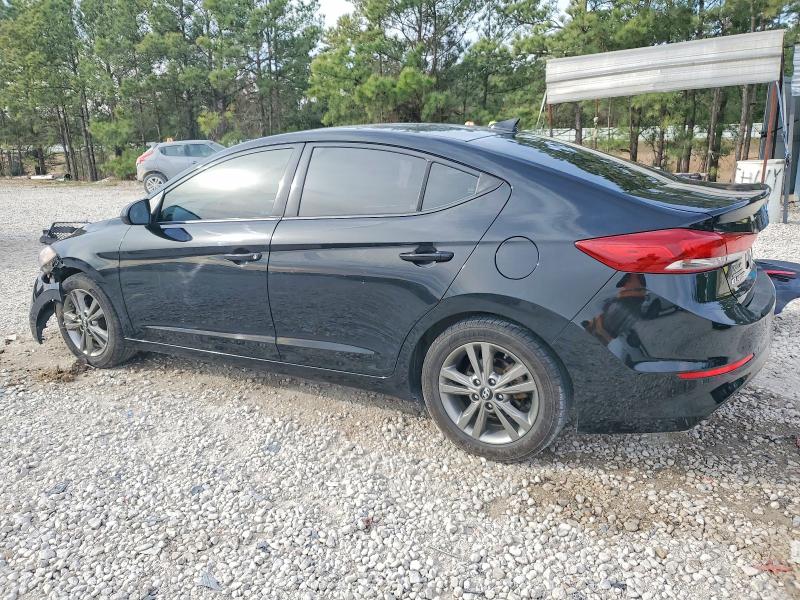 Фото 2 - HYUNDAI ELANTRA